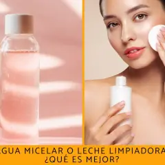 Botella de agua micelar rosa y mujer aplicándose leche limpiadora en el rostro con un disco de algodón.