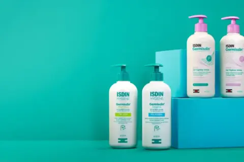 Geles de higiene íntima ISDIN Germisdin para piel seca y normal. Limpian, hidratan y protegen, ayudando a aliviar el picor.