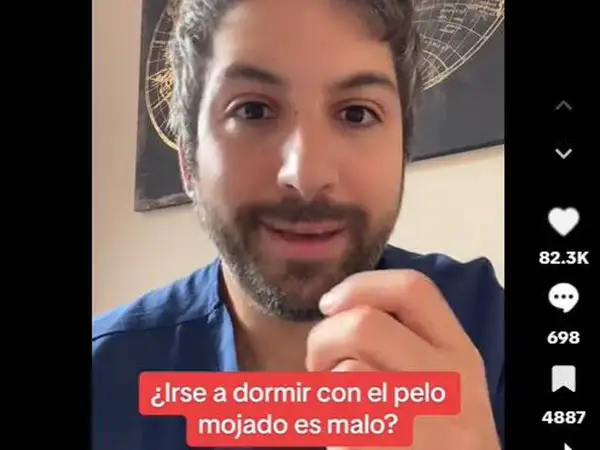 Hombre con barba pregunta si es malo irse a dormir con el pelo mojado.